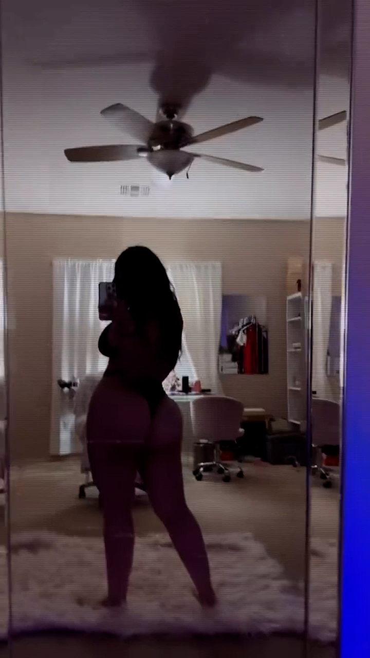 Itsjessicaxx Nude in Mirro so hot – Onlyfans Tape